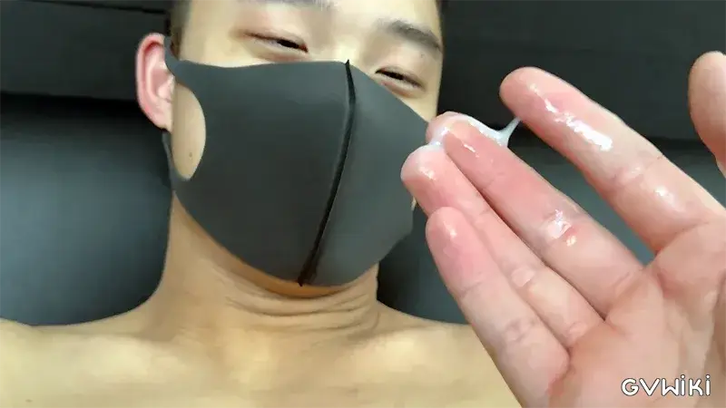去年まで野球部だった激カワ18歳くんの大量射精&潮吹き映像-10