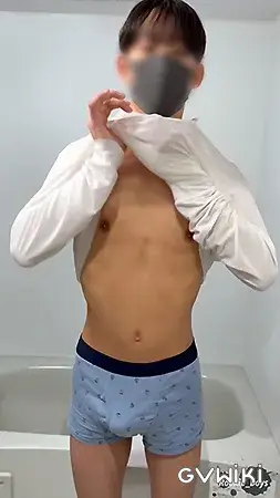 18歳の大人気の童貞サッカー部がマスク出演!!-2
