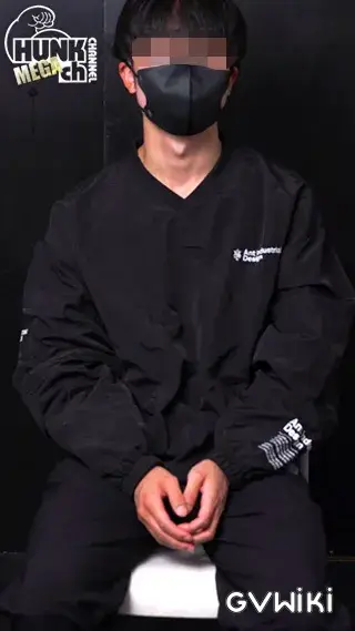 168㎝55㎏20才!切れ長の瞳にクールな印象のスポーツ好青年!ズル剝けチンコは敏感?!飛距離抜群のスプラッシュ射精は圧巻です!-2