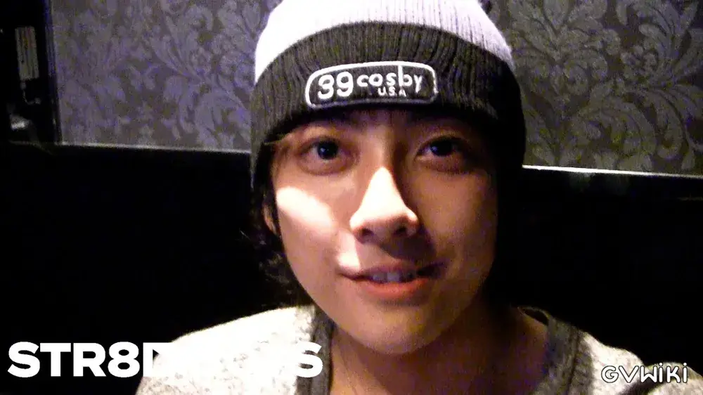 【BACK TRACK BOYS】【裏流出映像】あの有名読モの貴重映像!!S級イケメン!!ガチ可愛い!!カメラ1台持たせてビデボで個撮!!溢れ出る我慢汁!!-2