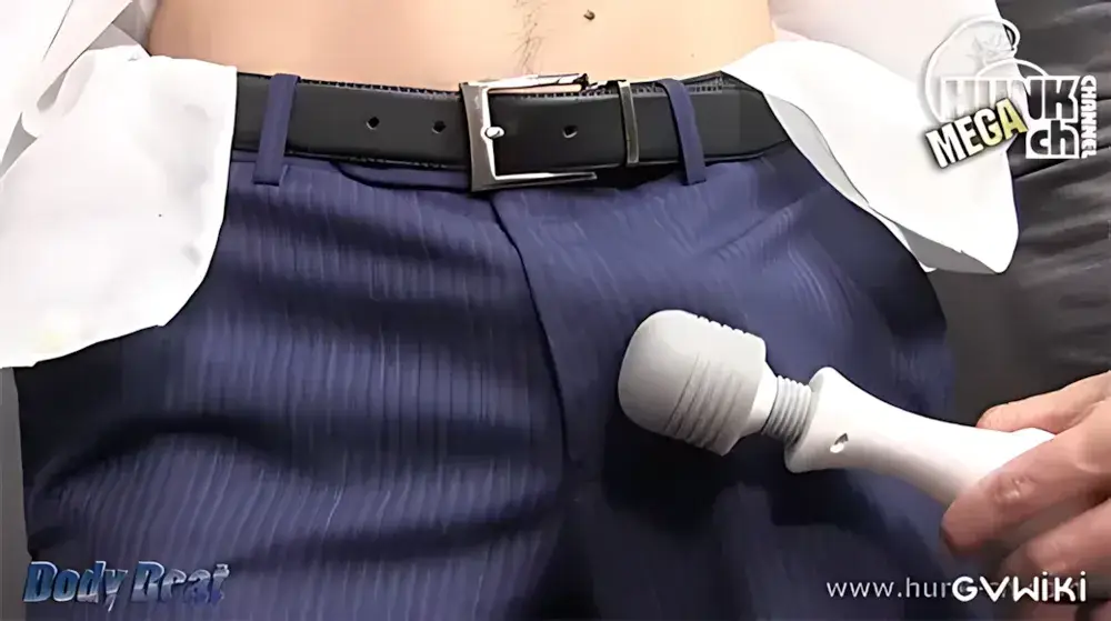 若いリーマンが男の顔にザーメンのマーキング-3