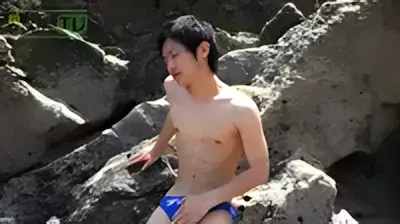 GET-filmで人気のYUSEIが夏の砂浜で競パンオナニー♂-2