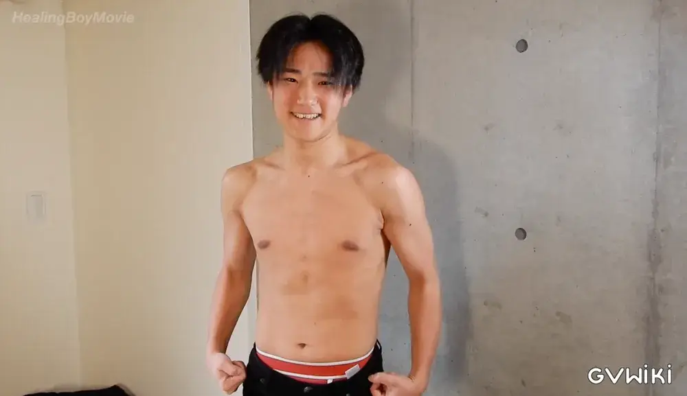 【初デビュー】笑顔が可愛い18歳のノンケ男子が初登場!綺麗な体でシコシコオナニー♪-4