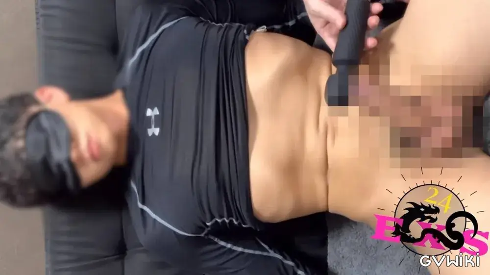 某筋トレ垢フィジークBOYが初登場！！初の男体験でガチガチに緊張もシコシコ射精披露！！-4